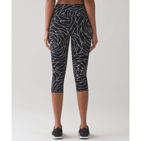 Lululemon Wunder Under Hi-Rise 1/2 Tight *Full-On Luxtreme 17" - Picture 3 of 10